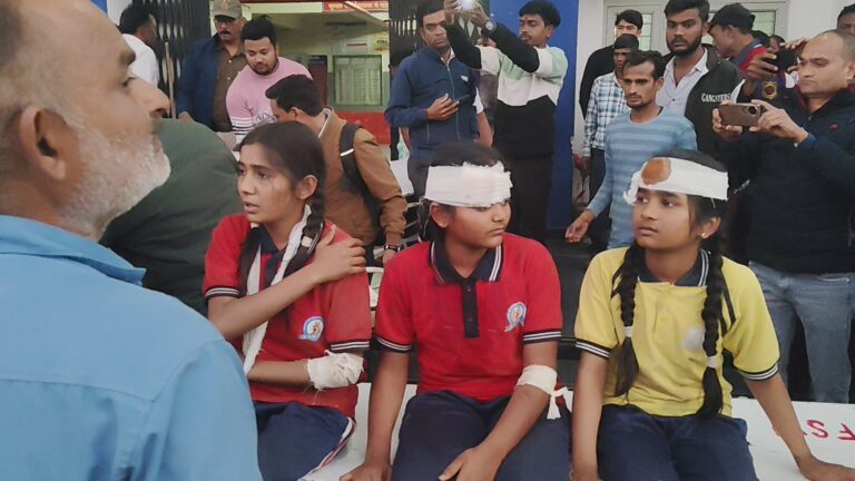 बैतूल सड़क हादसा : ड्राइवर की लापरवाही ,या सुरक्षा से समझौता , जाने पूरी खबर….