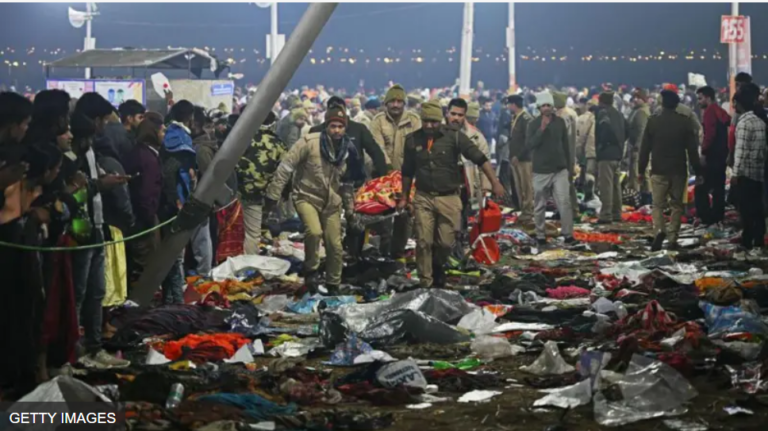 LIVE UPDATE – महाकुंभ में आस्था का सैलाब : 35 से 40 लोगों की मौत की आशंका, भगदड़ के बाद हालात काबू में, नागा साधुओं पर हेलीकॉप्टर से बरसाए गए फूल….