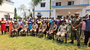 छत्तीसगढ़ में बड़ा सरेंडर : 50 नक्सलियों ने किया आत्मसमर्पण