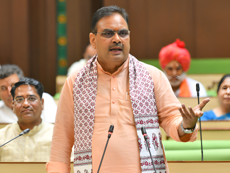 कर्नाटक में वेतन वृद्धि पर विवाद: करोड़पति विधायकों के बीच सैलरी बढ़ाने का बिल पेश