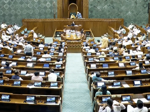 वक्फ संशोधन बिल पर गरमाई लोकसभा: समर्थन में TDP-जदयू-LJP, अनुराग ठाकुर का बड़ा बयान